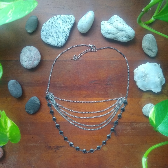 Jewelry - Beautiful multi strand necklace